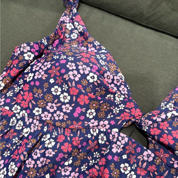 Torrid Wire-Free Twist Front Tankini - Picture 4 of 6